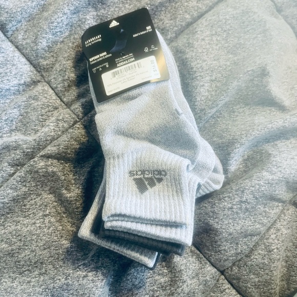 3 pairs Adidas Youth Superlite Badge of Sport Quarter Socks 6 Pack - Picture 10 of 13